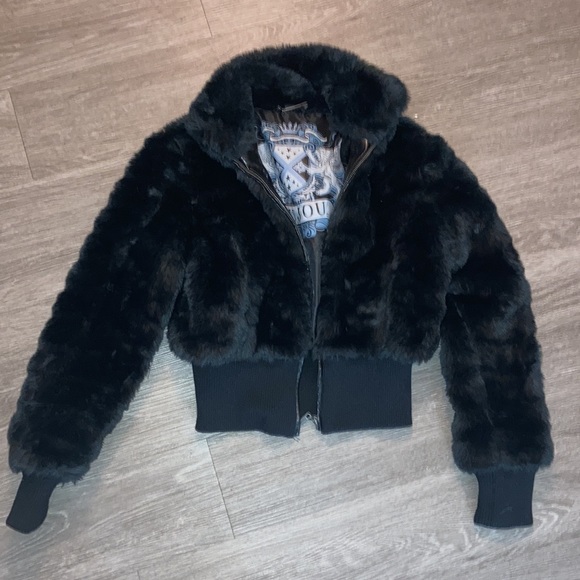 SALE🔥Black faux fur cropped jacket - Picture 2 of 5